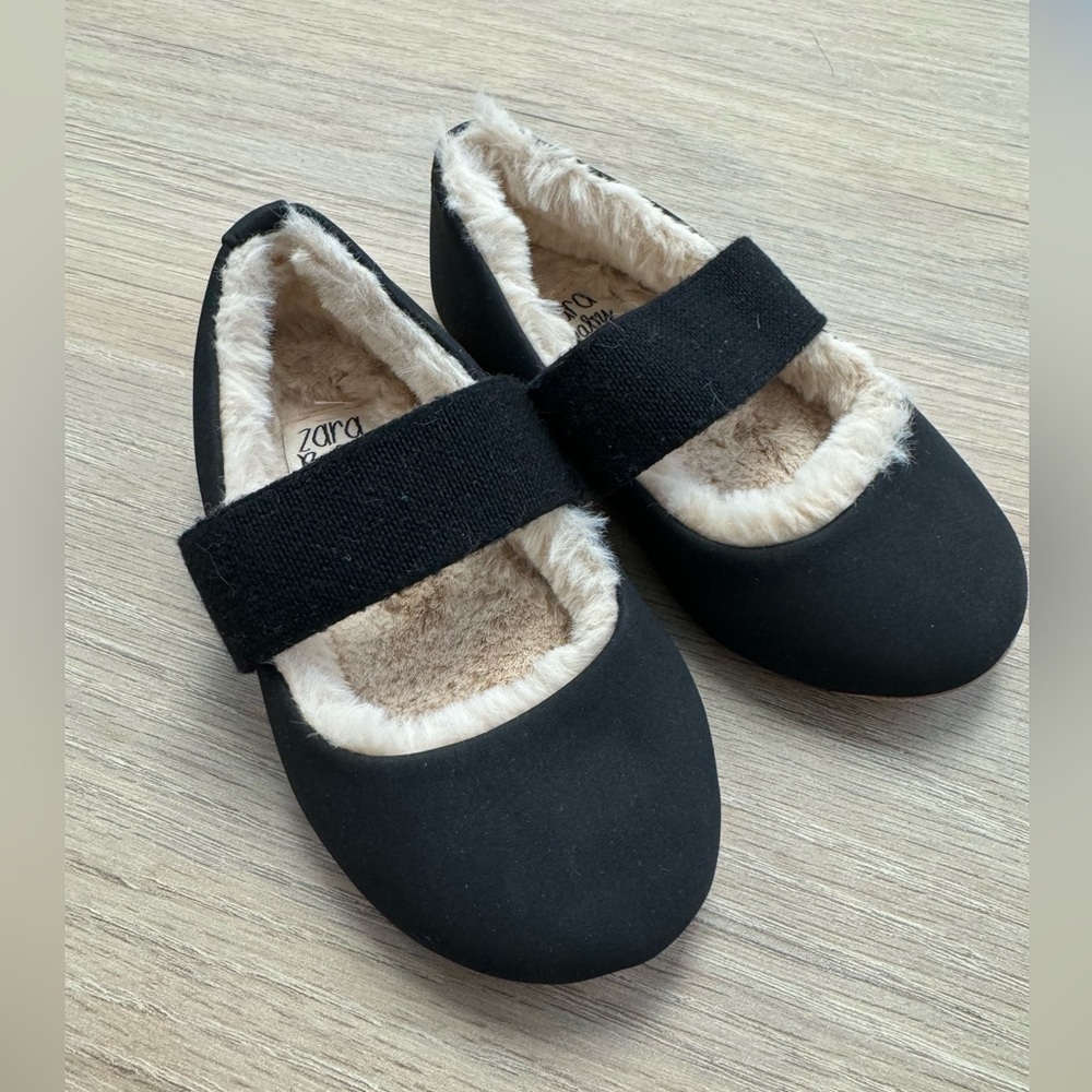 Zara Baby Mary Jane Fuzzy Flats size 5 / EU 21